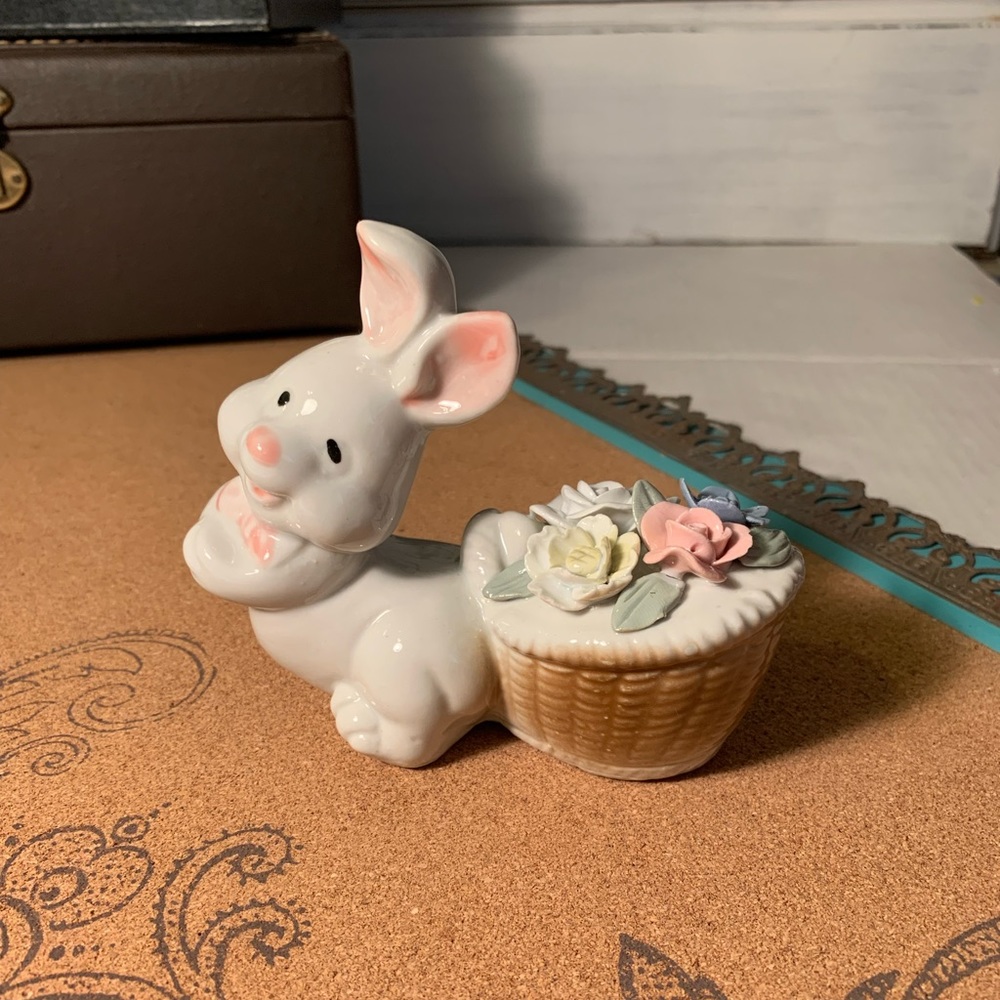 Vintage Easter Bunny Porcelain Figurine (N#)
